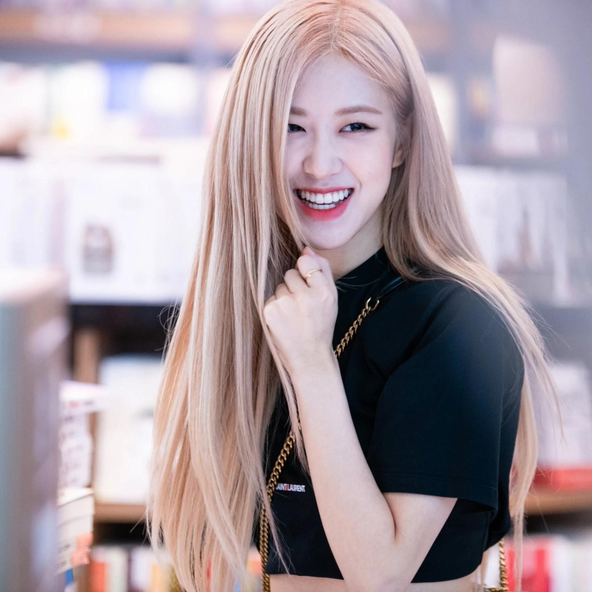 Rose trong trang phục dễ thương