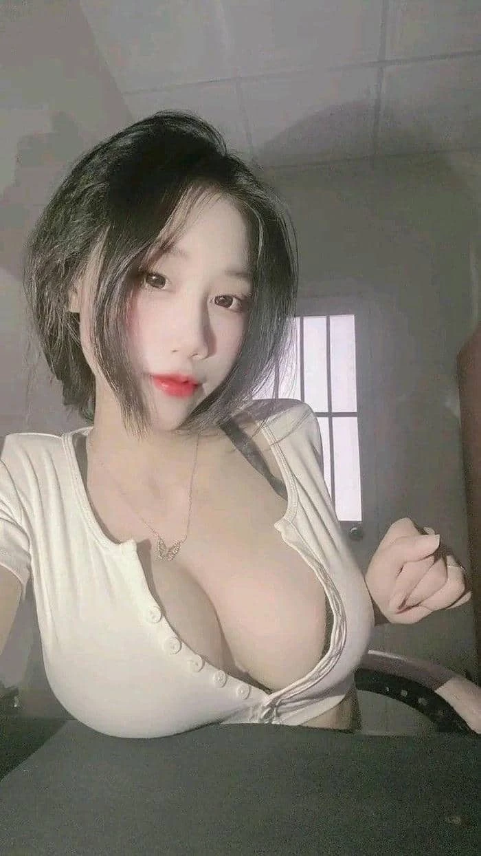 Hình ảnh gái xinh ngực to sexy