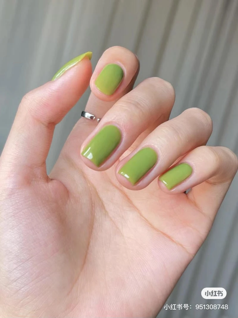 Nail xanh bơ và màu đen