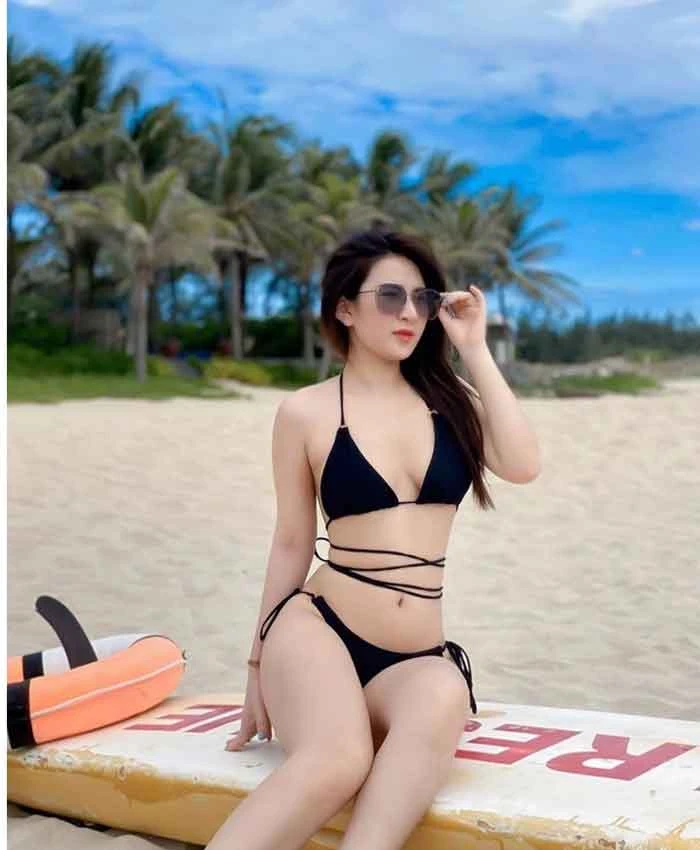 Ảnh bikini đi biển 7