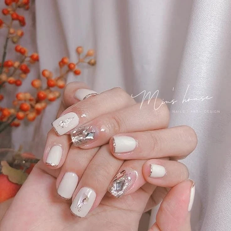 Mẫu nail màu nước gạo