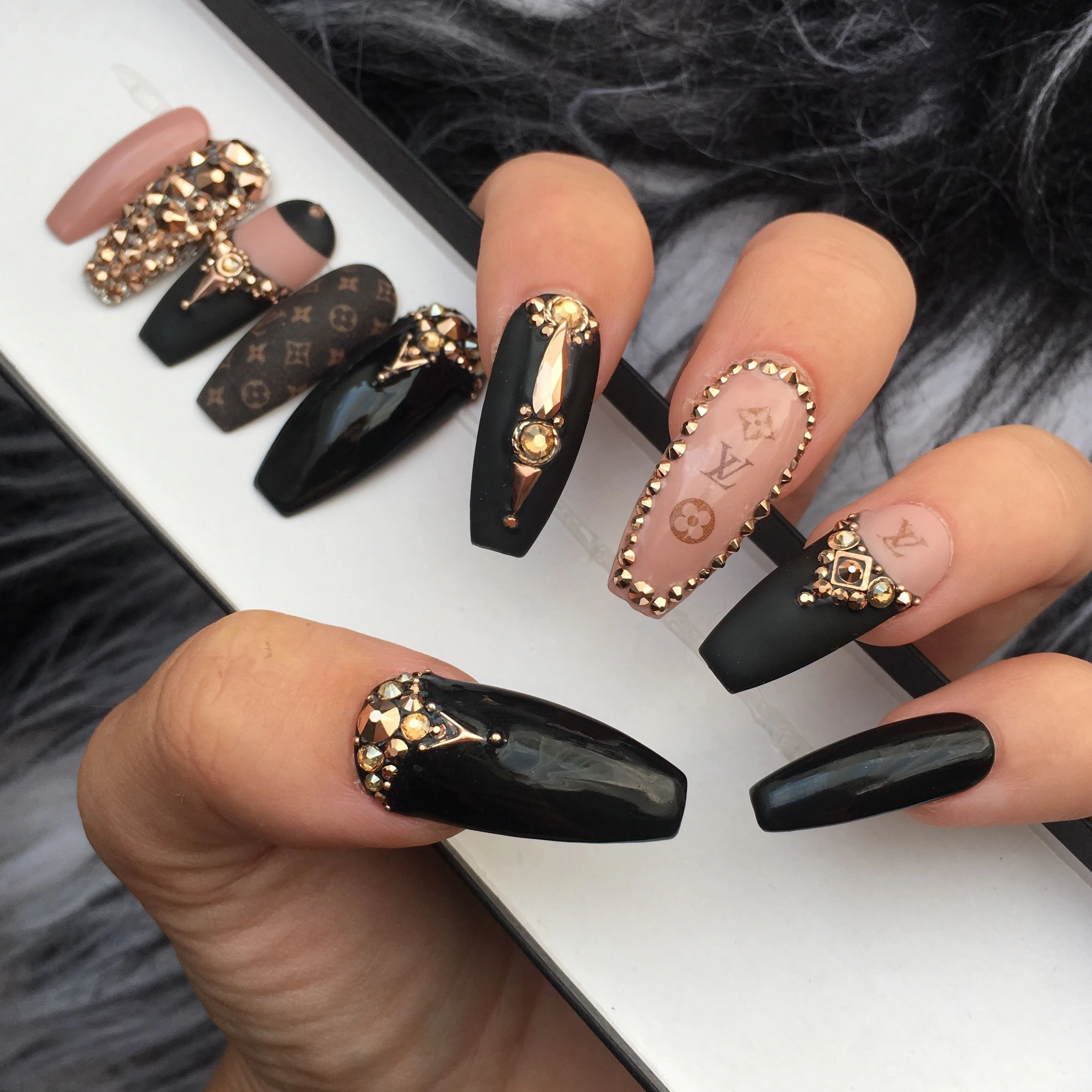 Mẫu nail trắng sữa