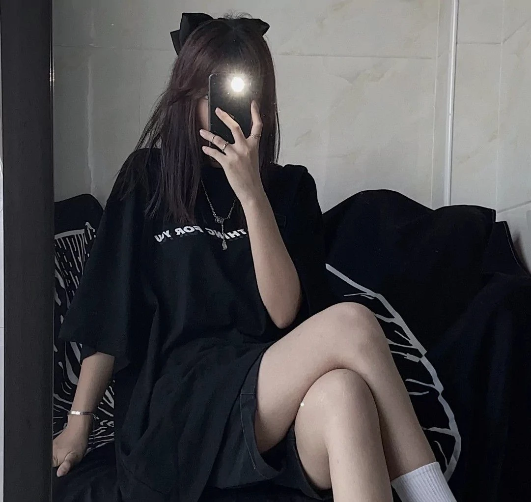 Cô gái với gu thời trang cá tính và độc đáo