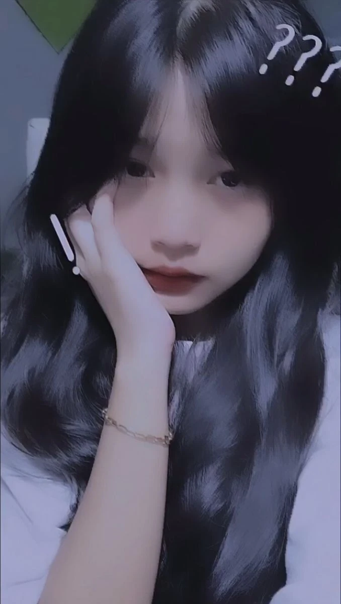 Hình ảnh cô gái với gu thời trang độc đáo