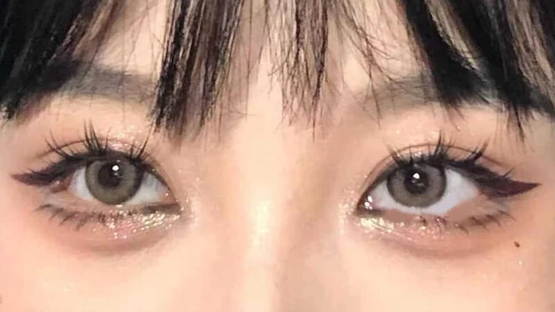Cách kẻ eyeliner cho mắt 1 mí giúp mắt to tròn tự nhiên