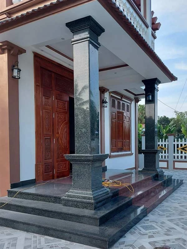 Cột đá granite đen Hasan