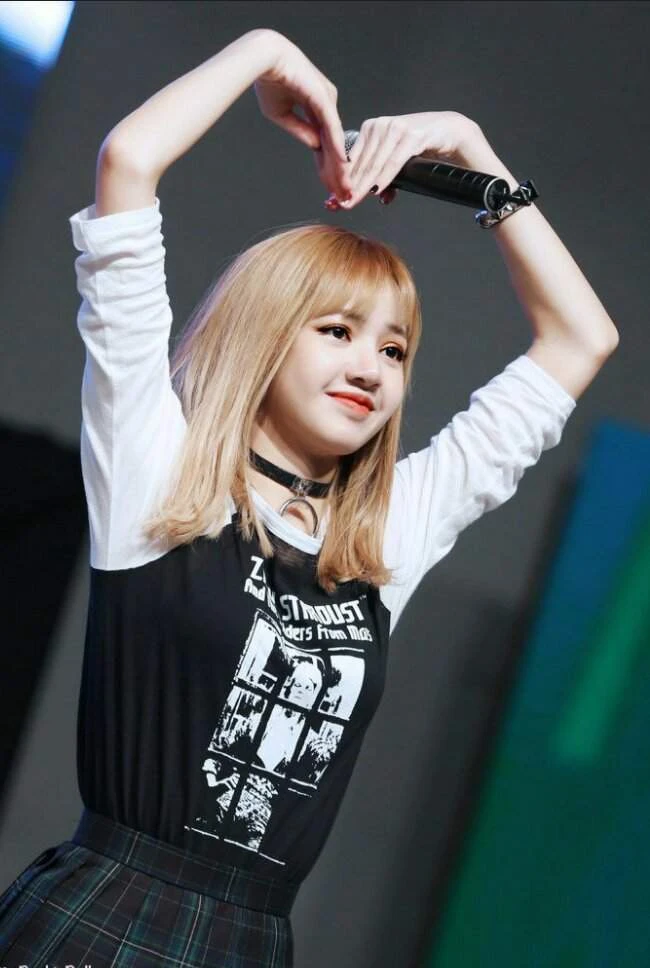 Phong cách thời trang của Lisa
