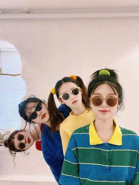 Chụp hình nhóm 4 người