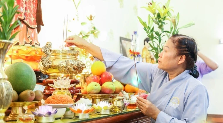 Văn khấn ngày rằm tháng 4