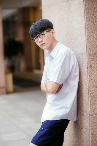 Tạo dáng chắp tay