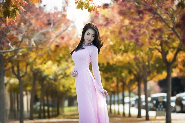Chụp ảnh áo dài dáng nằm