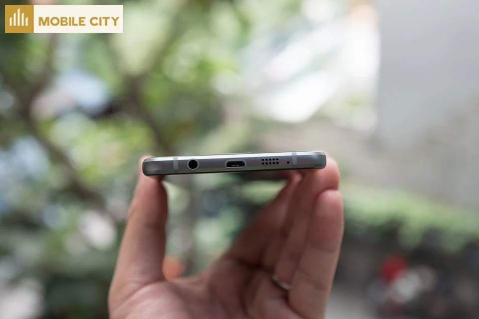 Hệ thống âm thanh trên Galaxy A7 2016