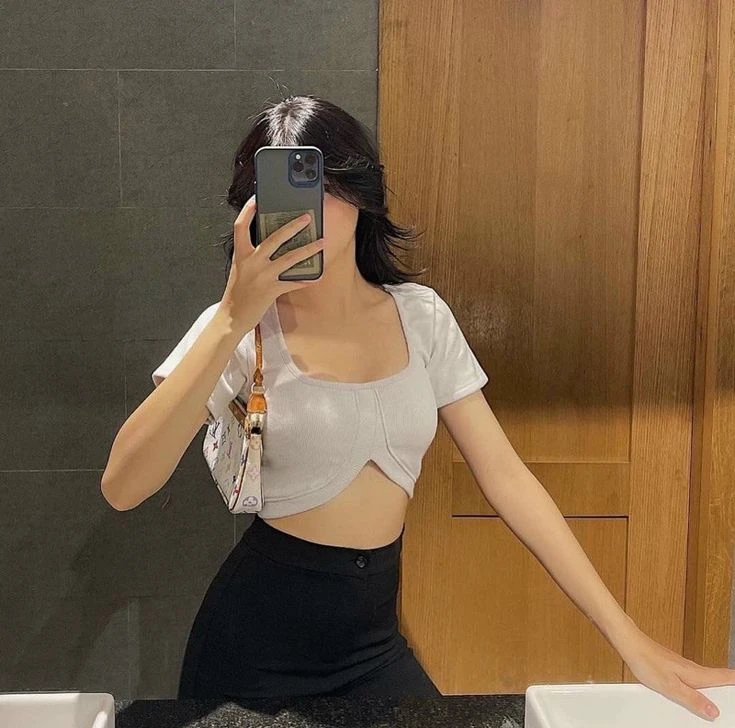 Body gái che mặt