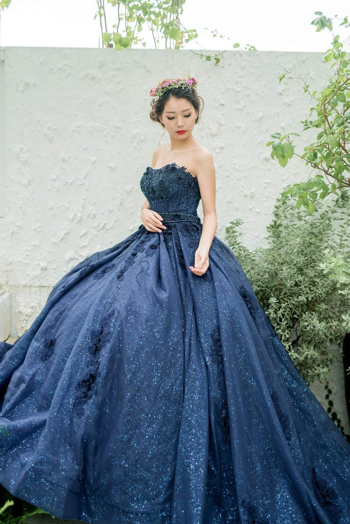 Váy cưới màu xanh ngọc