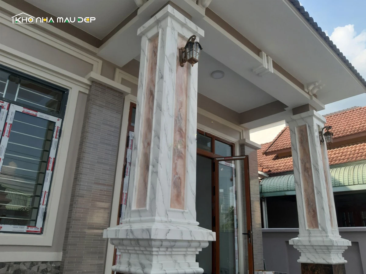 Cột vuông ốp đá tự nhiên