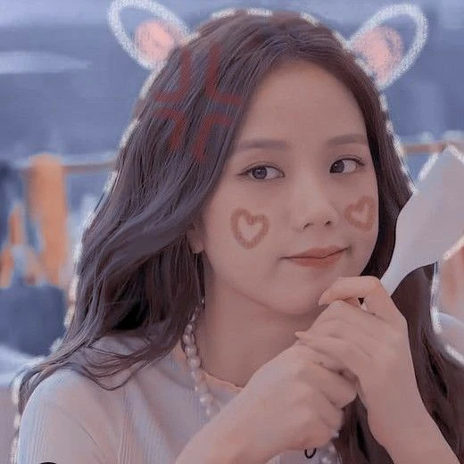 Jisoo trong bộ đồ dễ thương