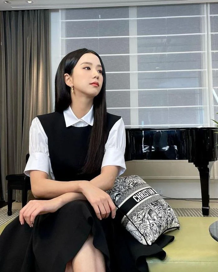 Jisoo với nụ cười tươi