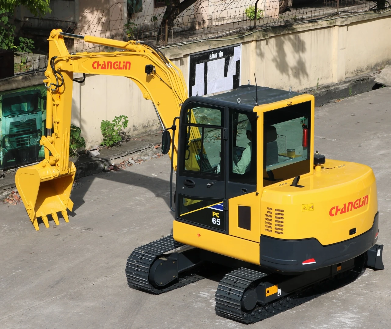 Xe cuốc PC65