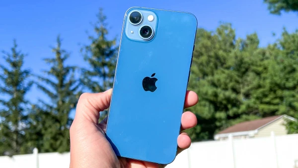 iPhone màu xanh dương