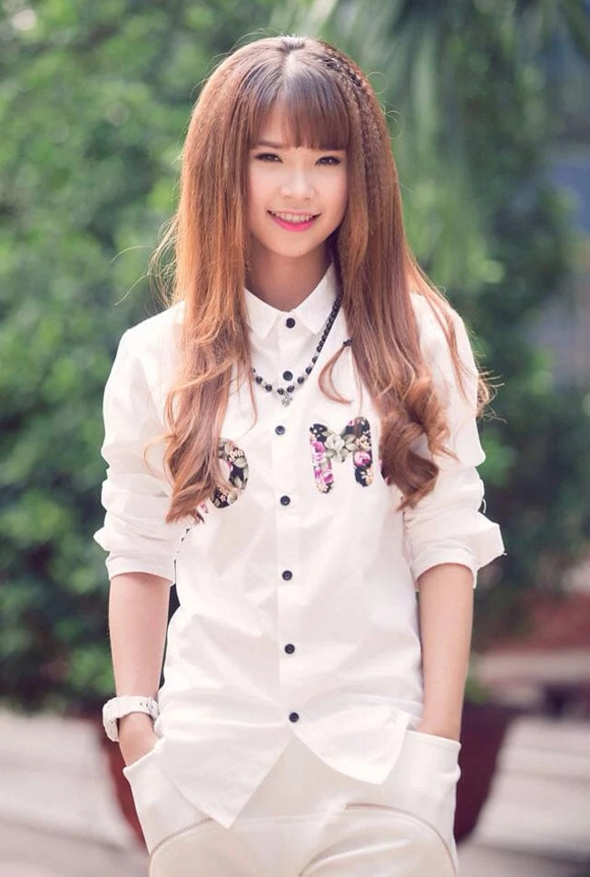 Khởi My dễ thương và cá tính