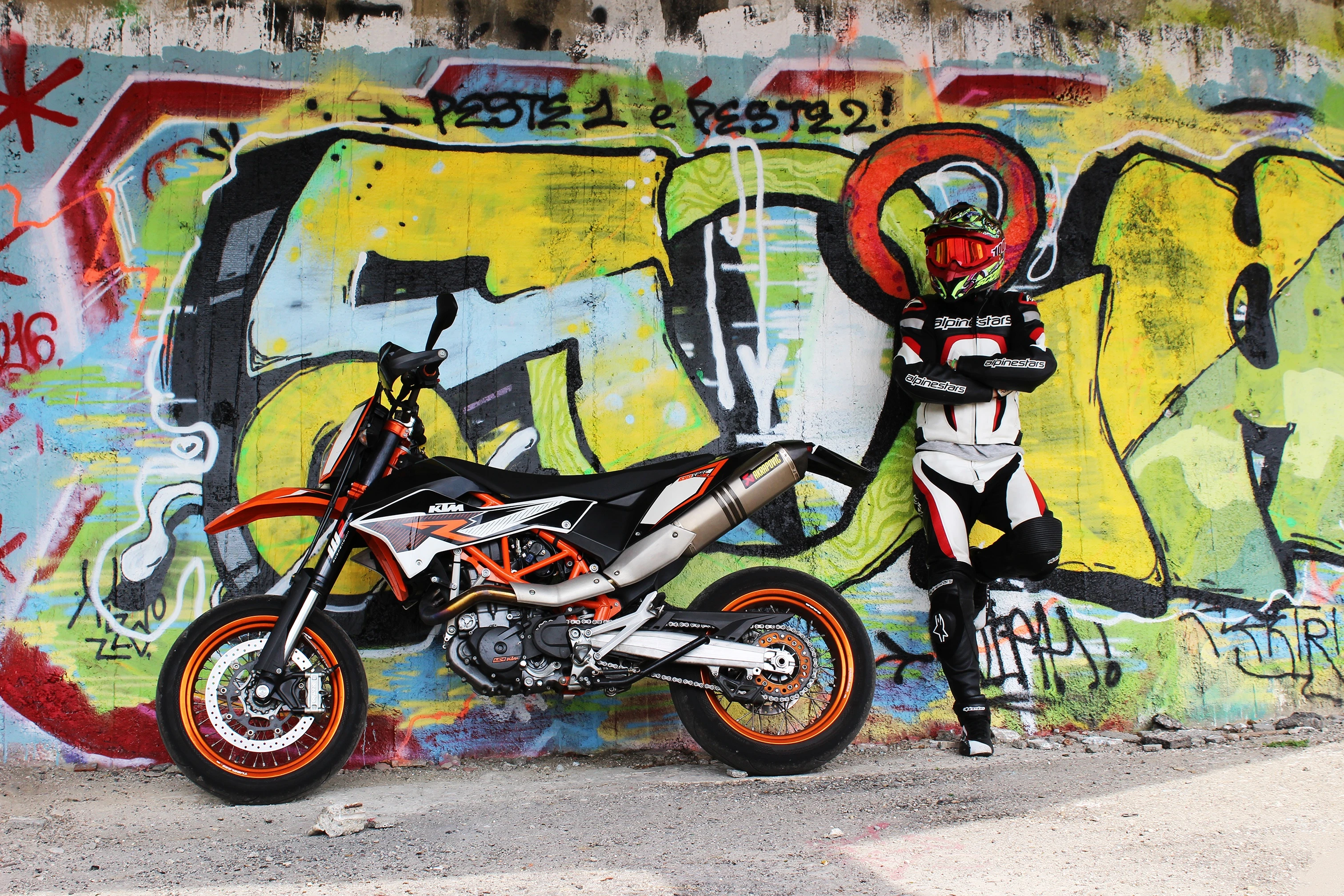Graffiti văn hóa địa phương