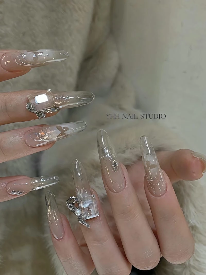 Mẫu nail caro năng động