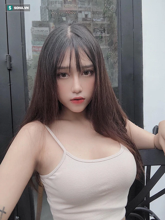 Gái xinh tạo dáng nghệ thuật