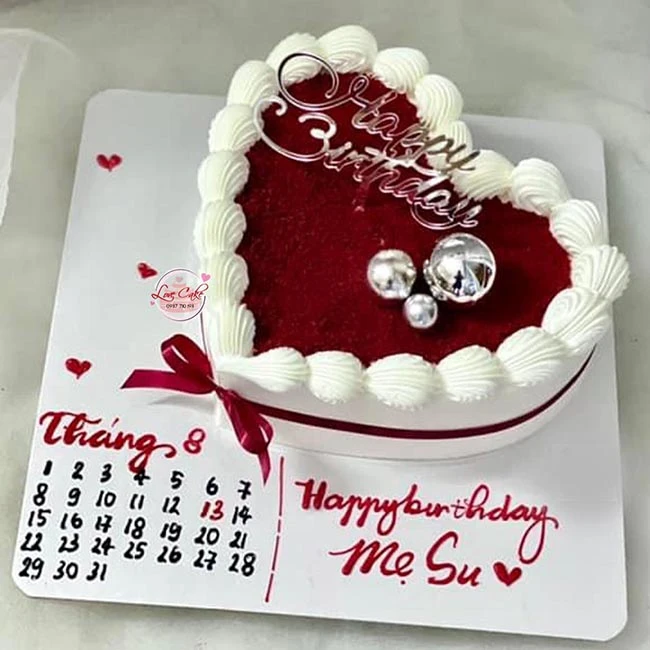 Bánh sinh nhật hình trái tim tặng mẹ
