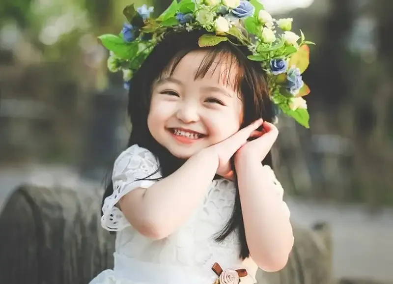 Hình ảnh bé gái đáng yêu