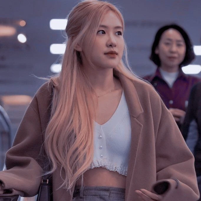 Ảnh Rosé tạo dáng
