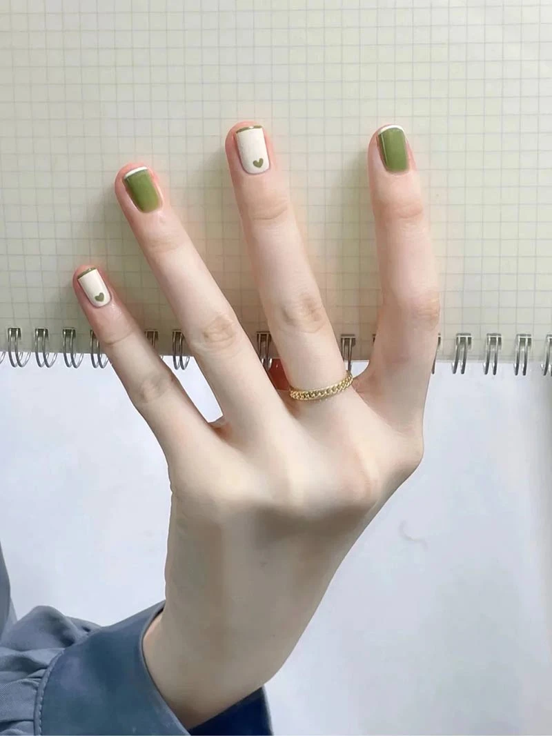 Mẫu nail đơn giản cho học sinh