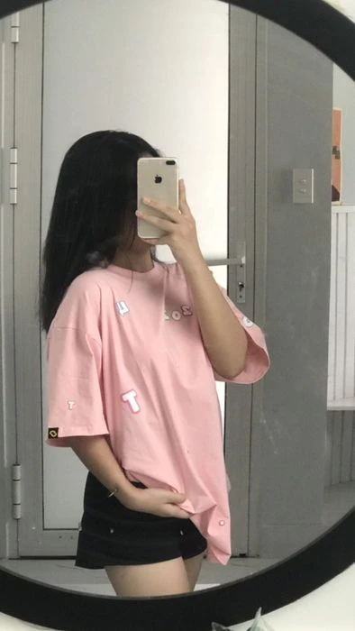 Ảnh chụp trước gương nữ tóc dài che mặt đẹp