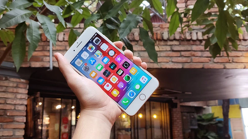 iPhone 8