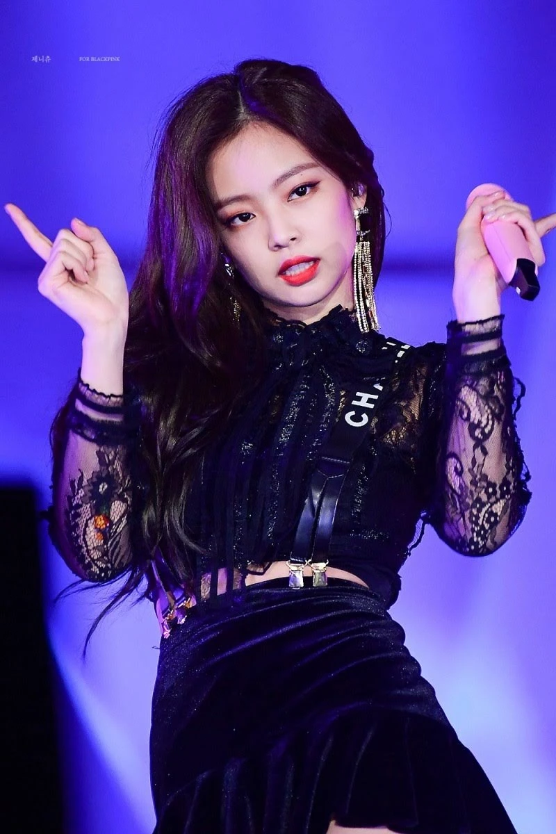 Khán giả cuồng nhiệt trước Jennie