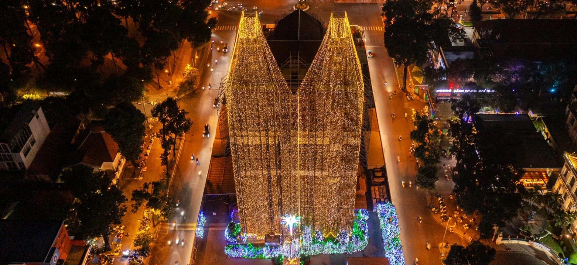 Phố đi bộ Nguyễn Huệ