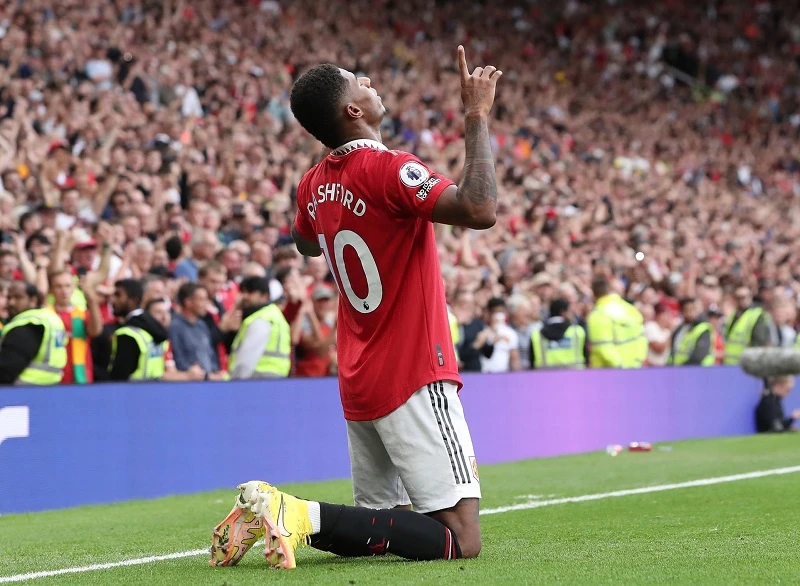Rashford trong một pha kiến tạo