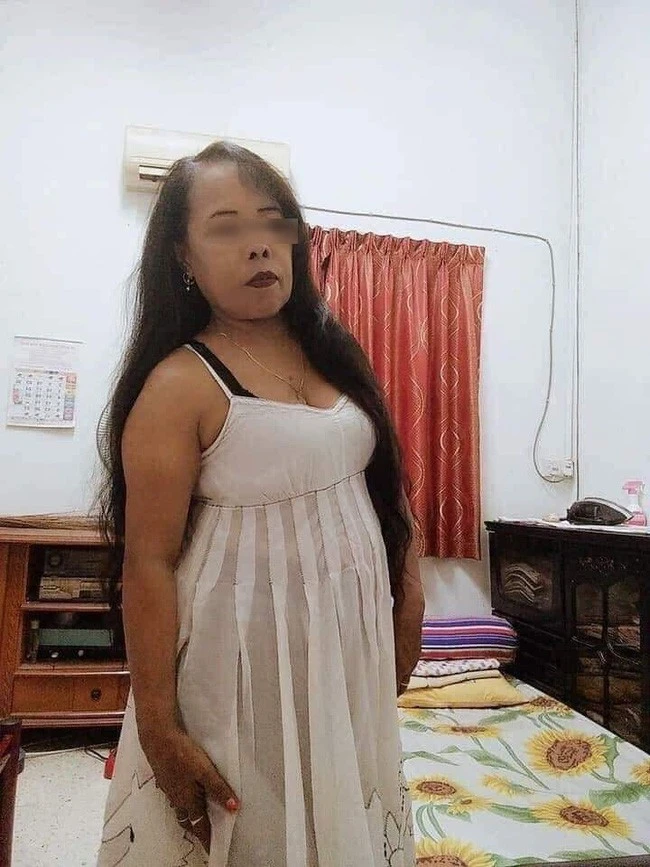 Phụ nữ lớn tuổi với sở thích sáng tạo