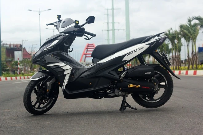 Xe Air Blade độ với decal đẹp