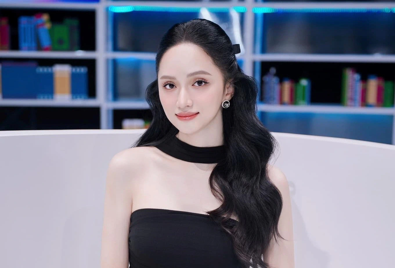Hương Giang trong sự kiện từ thiện