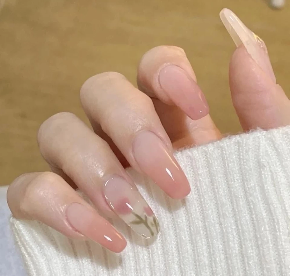 Nail hồng pastel đơn giản