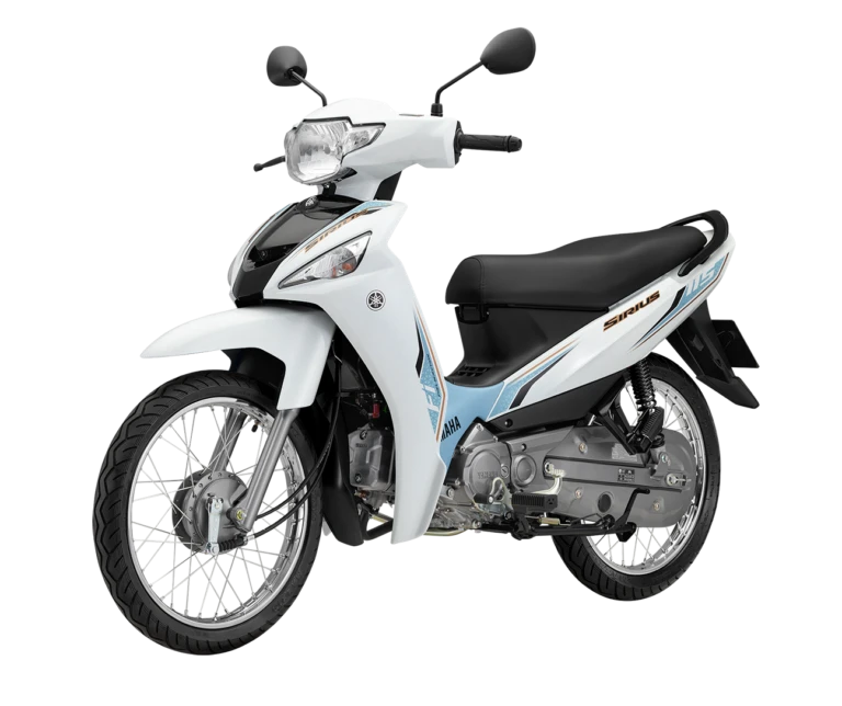 Xe Sirius màu trắng trên phố