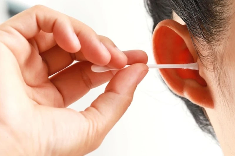 Ngứa tai trái nữ theo giờ