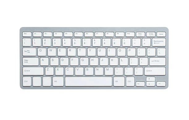 Bàn phím máy tính với phím bấm rõ ràng