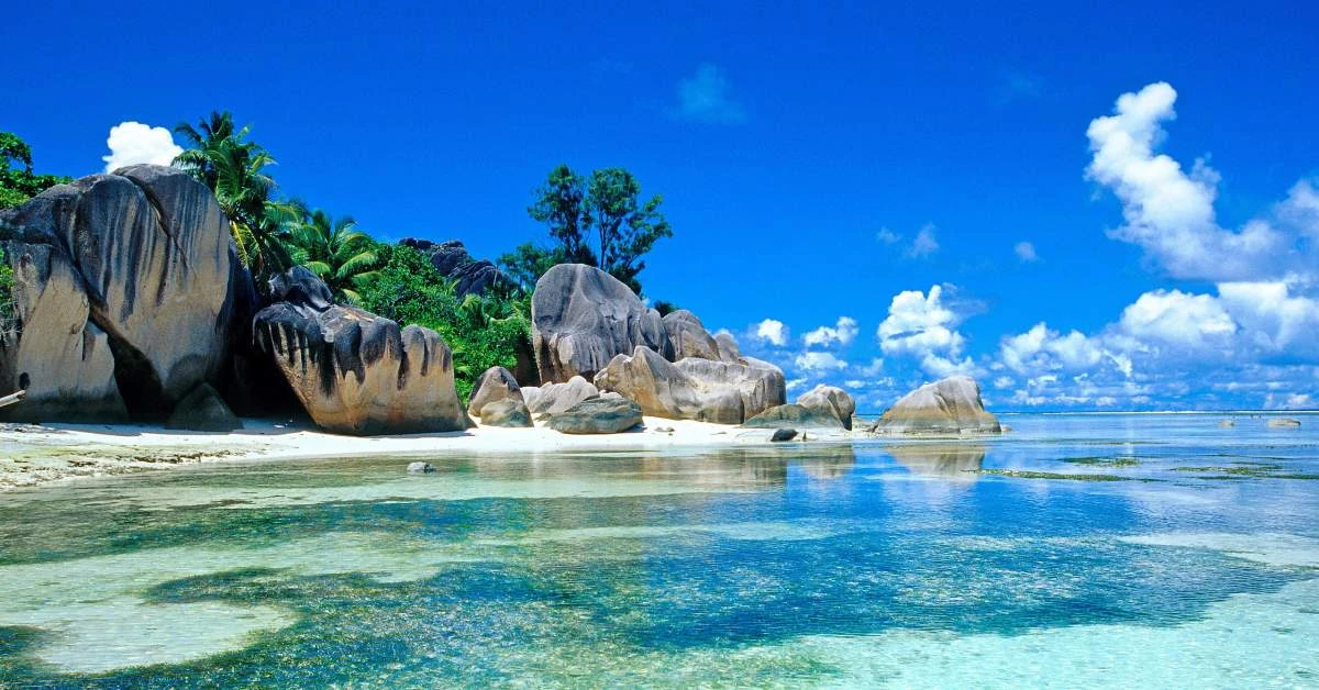 Biển xanh và trời trong