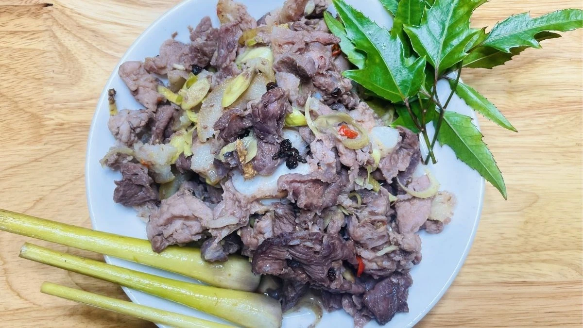 Thịt nai hấp lá tía tô