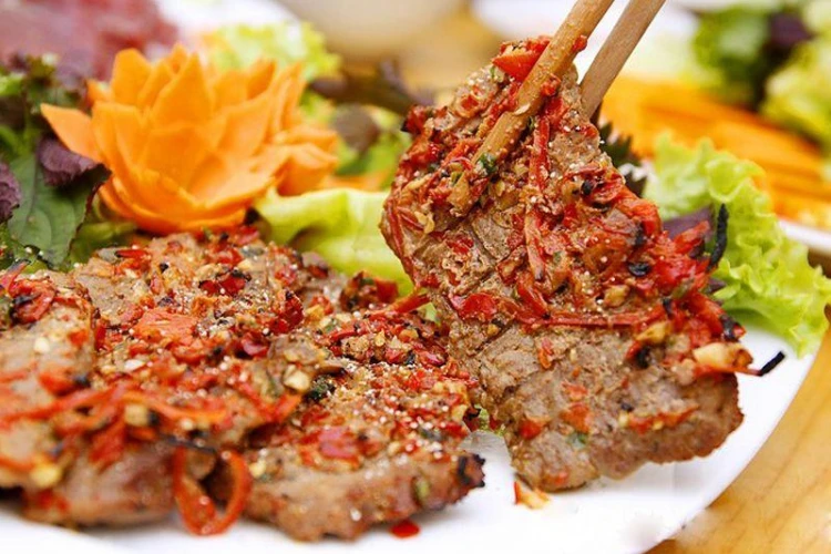 Thịt nai nướng mè
