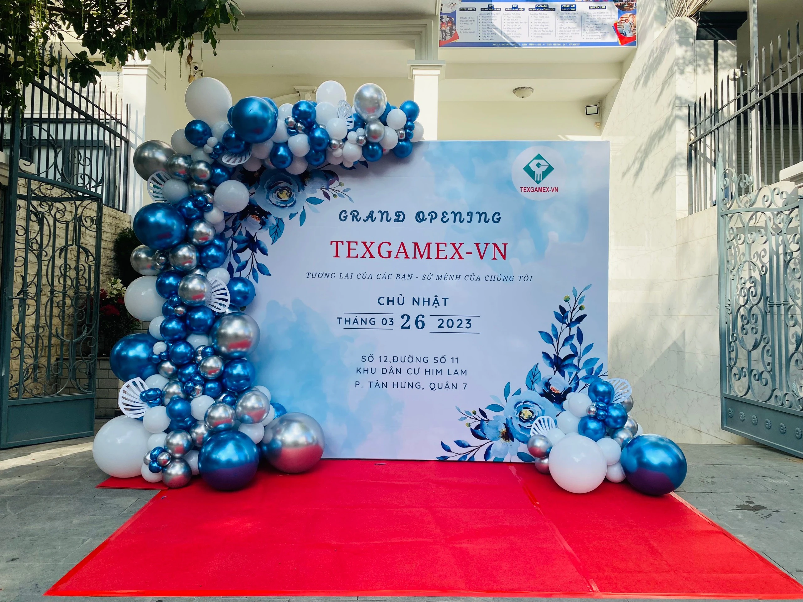 Trang trí bong bóng khai trương