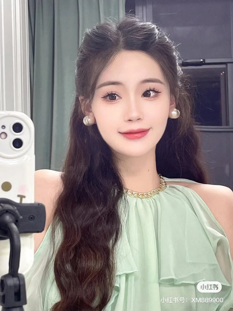 Tóc búi nửa đầu