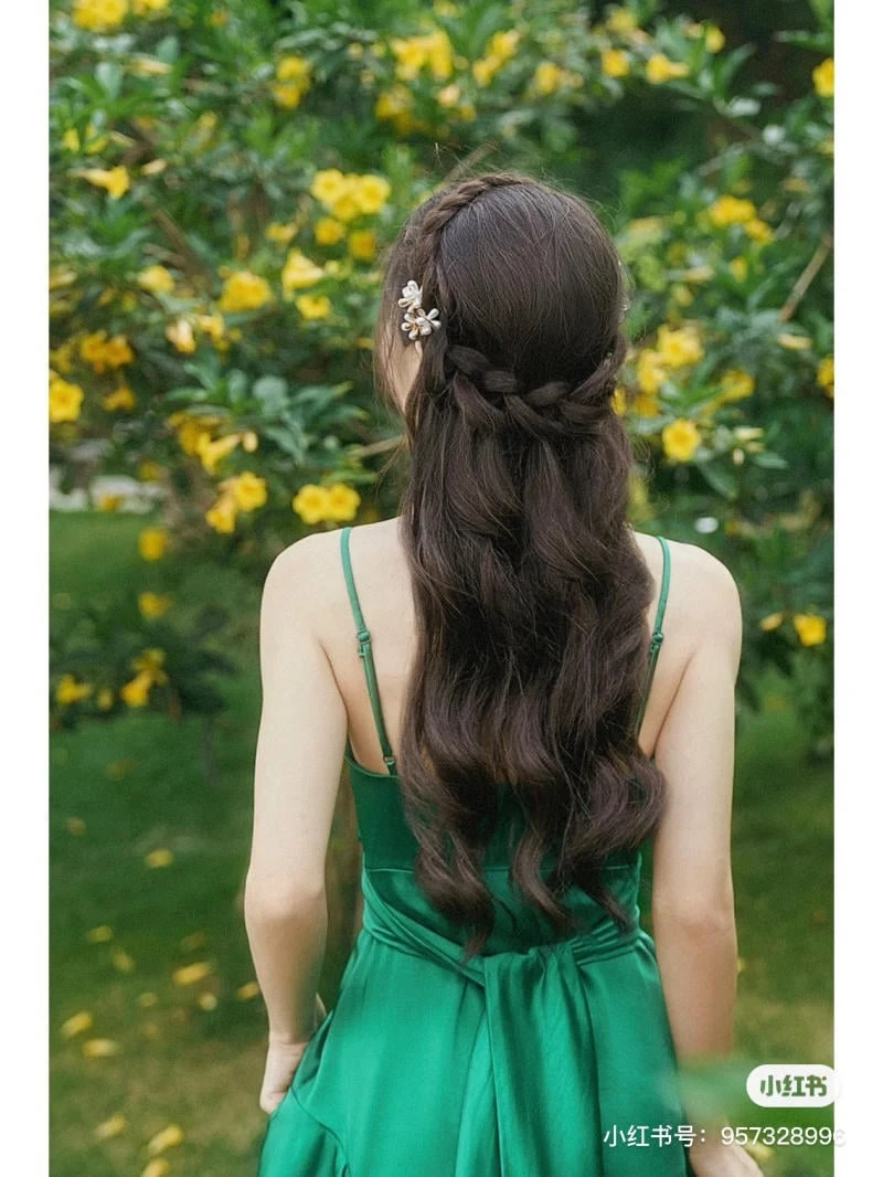 Tóc dài uốn lọn