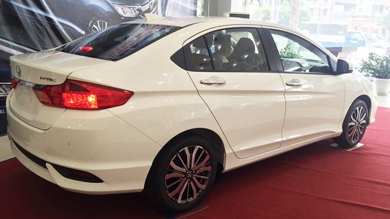 Những điểm khác nhau hai phiên bản Honda City 2017